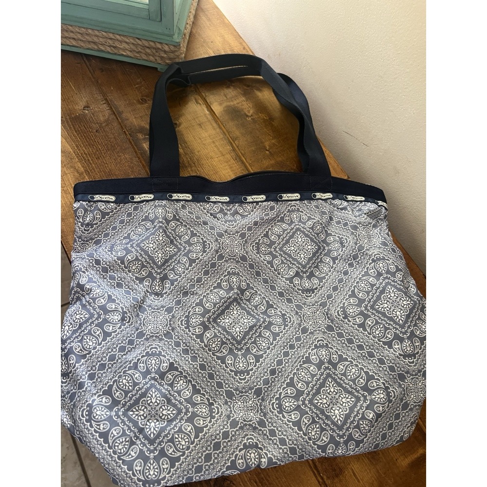 LeSportsac Large Paisley Blue Tote Bag With Zipper Closure & Interior Pocket